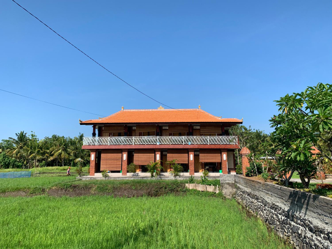 Exterior 7