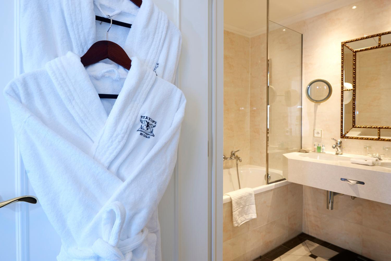Bathroom 4, Stanhope Hotel, Bruxelles