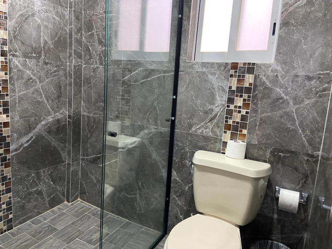 Bathroom 2, HOTEL EL CORAL, Compostela