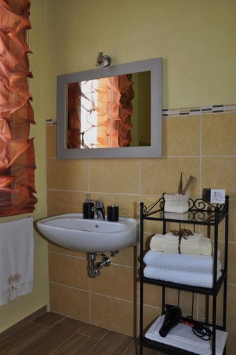 Bathroom 2, B&B Agrifoglio, Fermo