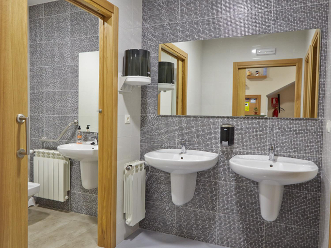 Bathroom, Albergue Pereiro, A Coruña