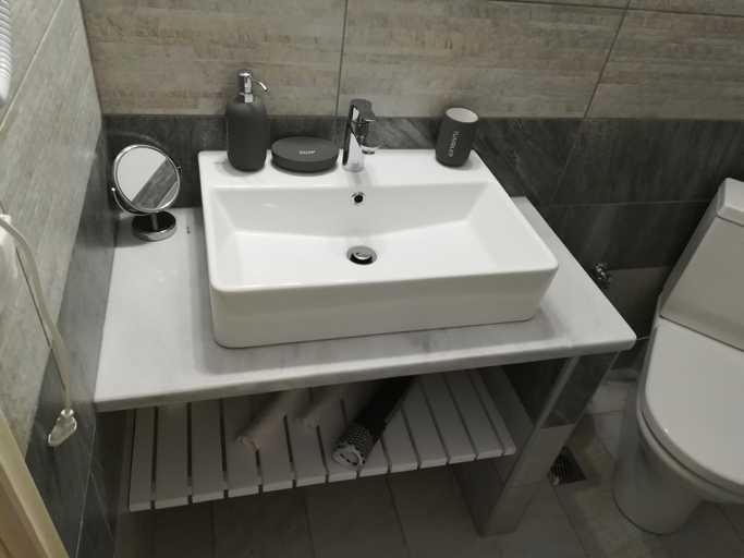 Bathroom 5, marilena, Peloponnese