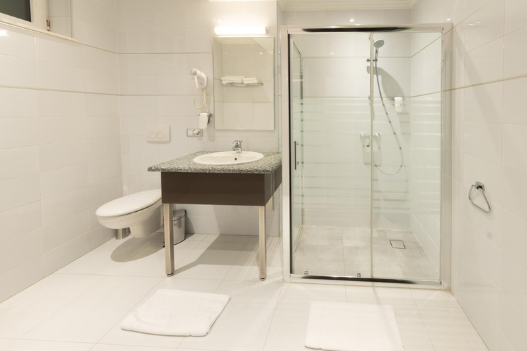 Bathroom 2, Daria Suite, Targu Jiu