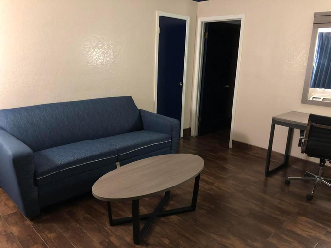 Others 2, Travelers Inn and Suites Wharton, Wharton