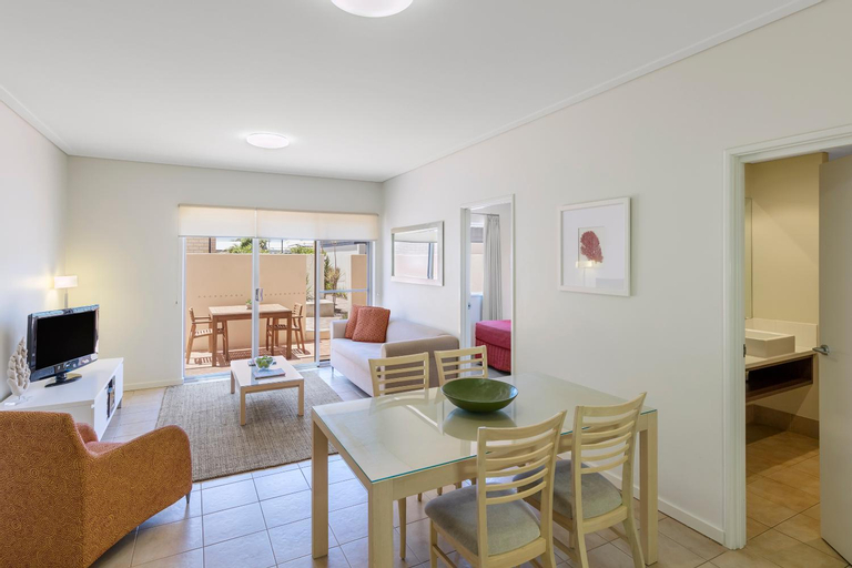 Dining Room 7