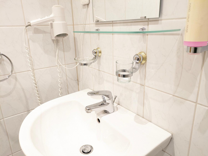 Bathroom, Landhaus Ellernkrug Hotel, Lippe