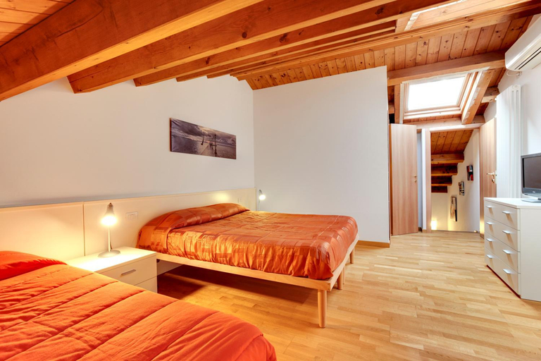 Bedroom, Little canal 8, Venezia