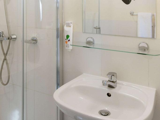 Bathroom 4, Ibis Styles Warszawa West, Warsaw West