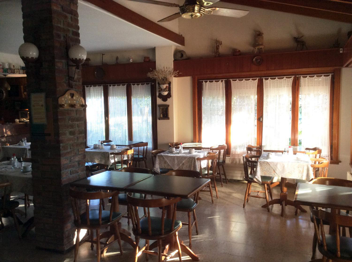 Others 2, Alpina Hosteria, Villa Gesell
