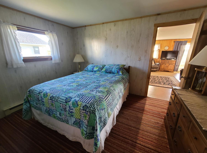 Bedroom 2, Moody's Motel and Cottages, York