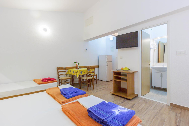 Bedroom 2, Villa Drago, Marina