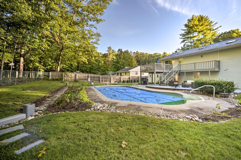 Sport & Beauty 4, Updated Home with Pool and Deck about 2 Mi to Dtwn!, Saratoga