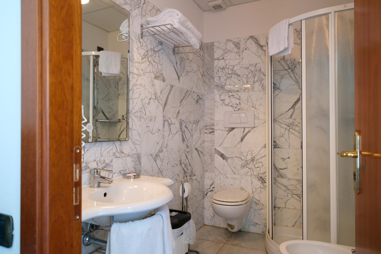 Bathroom 3, Residence Hotel L'incanto Di Boccadarno, Pisa