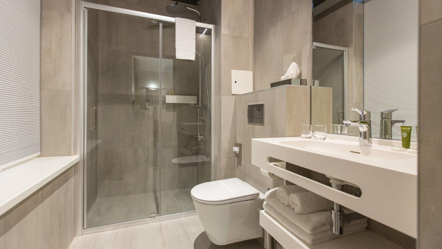 Bathroom 5