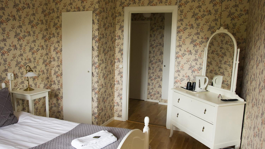 Bedroom 2, Alebo Pensionat, Hylte