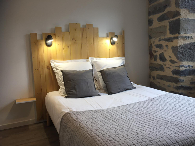 Bedroom 5, Hotel Restaurant Le Bardiere, Aveyron