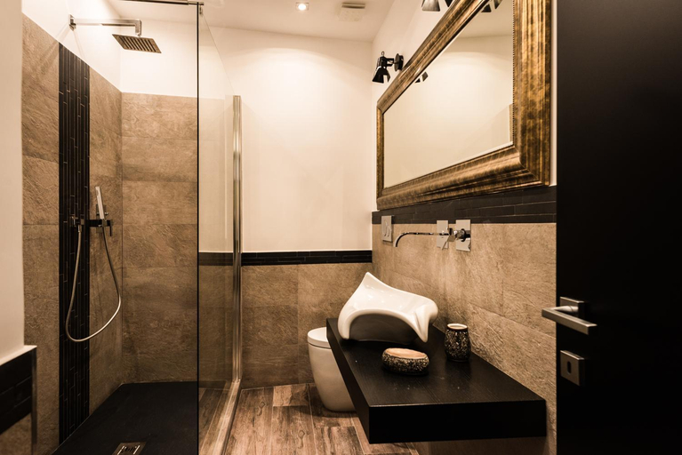 Bathroom 3, Trevi & Pantheon Luxury Rooms, Rome