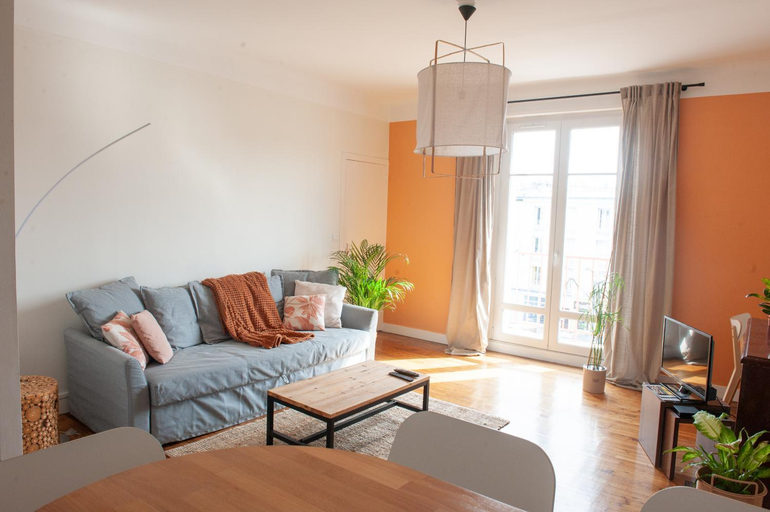 Others 5, Appartement spacieux avec balcon et parking, Finistère