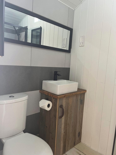 Bathroom 3, Shepherds Huts, Oxfordshire