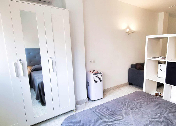 Bedroom, Marino II 206. Great studio second-line to the beach in Marbella centre., Málaga