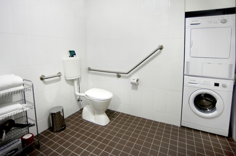 Bathroom 5, Quest Palmerston, Gunn-Palmerston