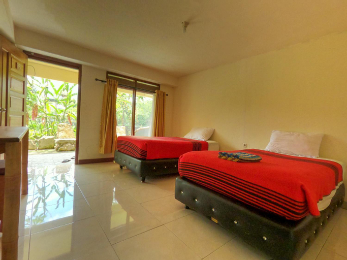 Bedroom 2, PIAS POPPIES HOTEL, Tana Toraja
