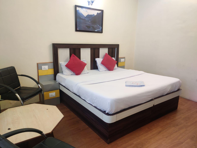 Bedroom 1, Hotel Amandeep, Kangra