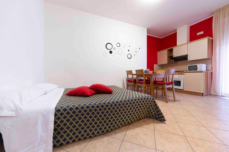 Others 4, Residenza Melucci, Rimini