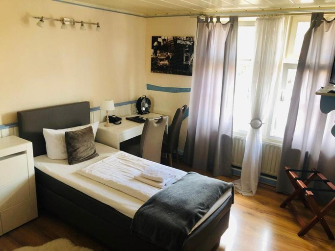 Bedroom 4, Hotel Gasthaus Papen Anne, Kassel