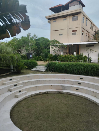 Padang-Padang Inn, Badung