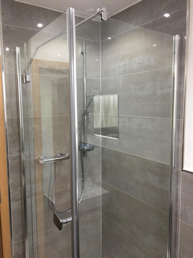 Bathroom 4