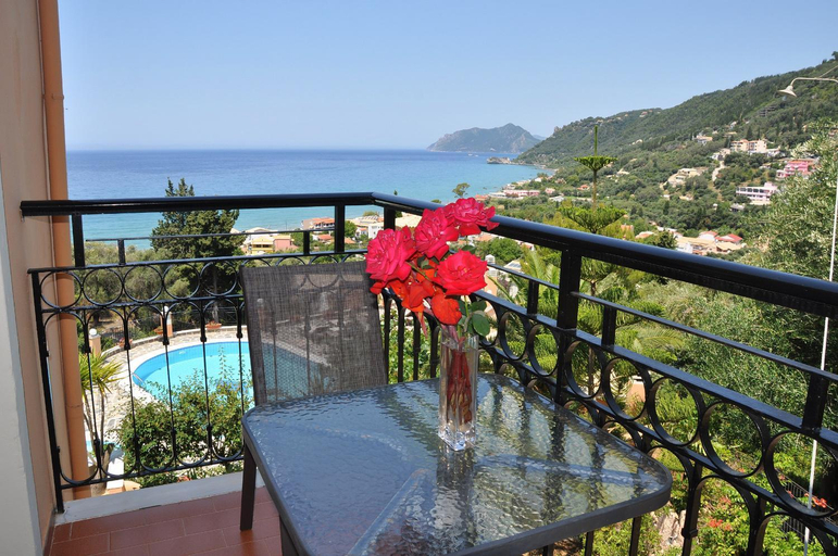 Others 3, Dina's Paradise, Ionian Islands