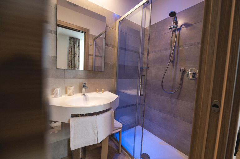 Bathroom 4, Coccodrillo Hotel & Residence, Savona