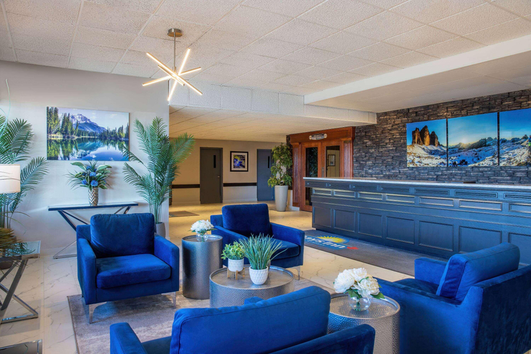 Public Area 2, Days Inn & Conference Centre by Wyndham Camrose Norsemen, Division No. 10