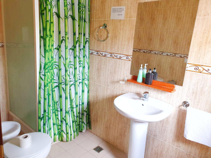 Bathroom 5, Hotel M5 Valencia Aeropuerto, Valencia
