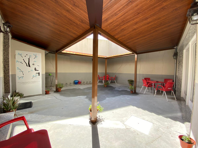 Others 5, Albergue Pereiro, A Coruña
