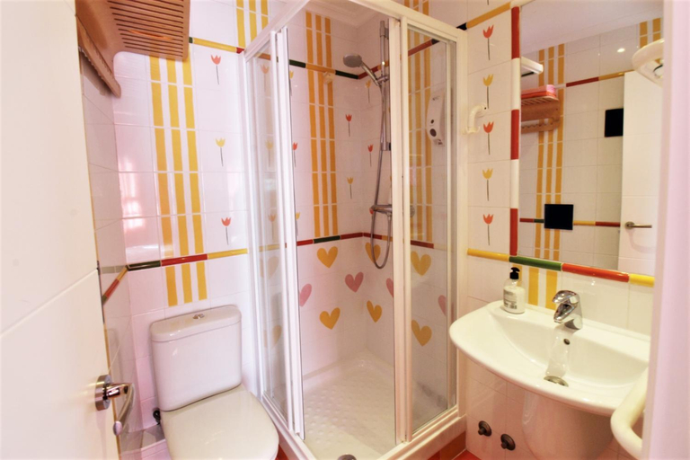 Others 2, Hostal Arco Iris, Madrid