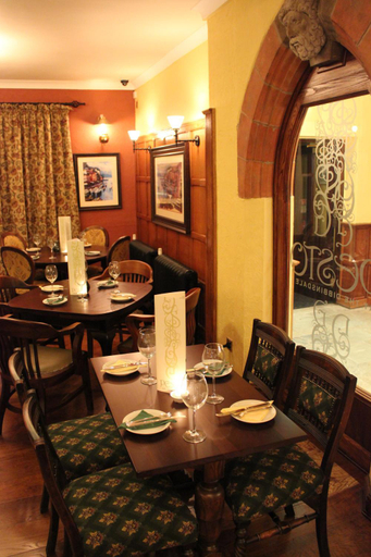 Food & Drinks 2, Dibbindale Inn, Wirral