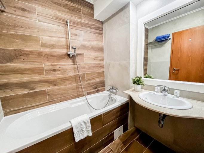 Bathroom 4, Hotel Carpathia, Sinaia