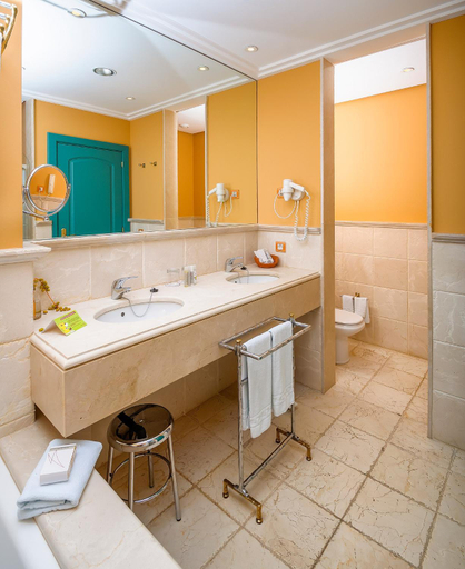 Bathroom 2, Hotel Alicante Golf, Alicante