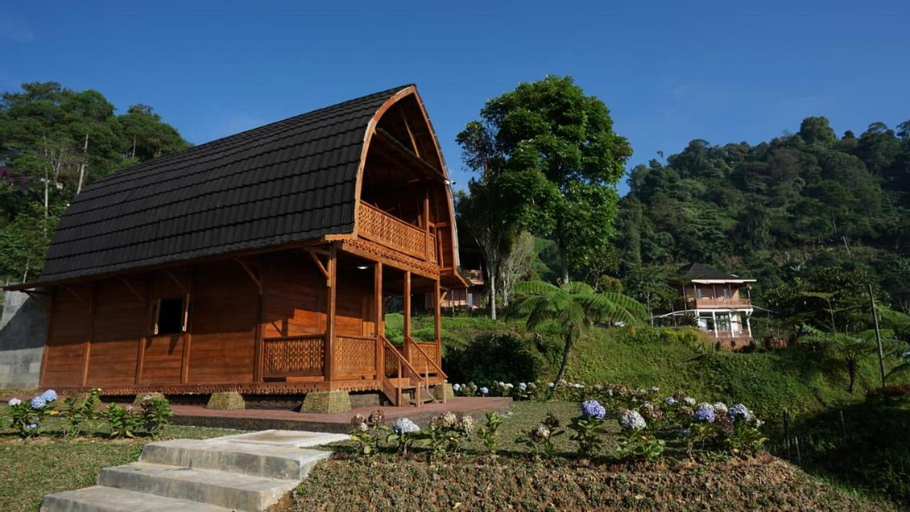 Tiris Pisan Glamping & Resort Puncak, Bogor