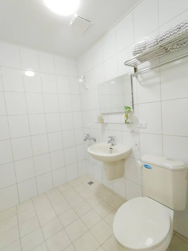 Bathroom 3, SINGANG QIAN-SHUN Inn, Chiayi County