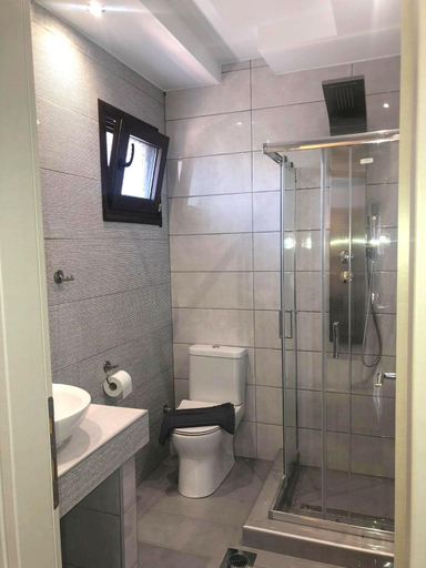 Bathroom 3, Zillis Apartments, Central Macedonia
