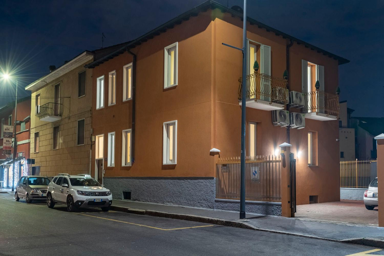 Leader Apartment 3, Milano