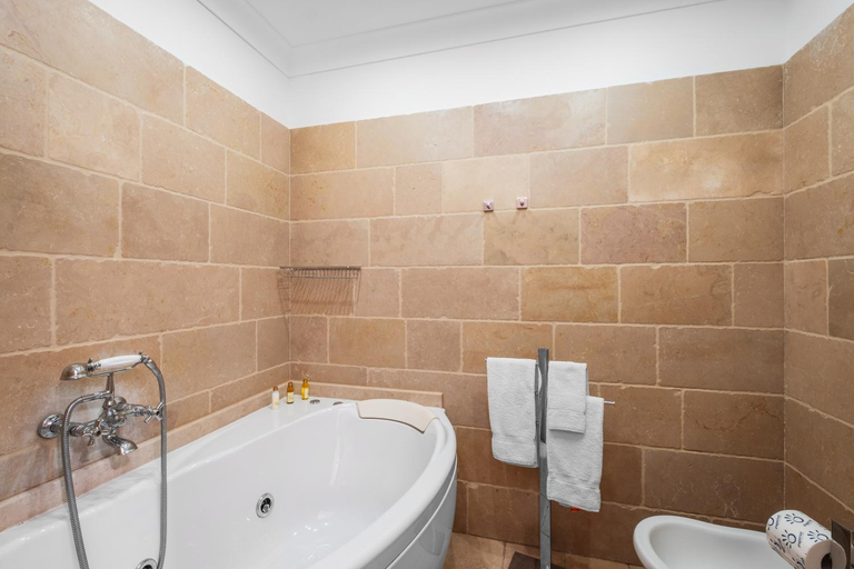 Bathroom 4, Casa Malu, Salerno
