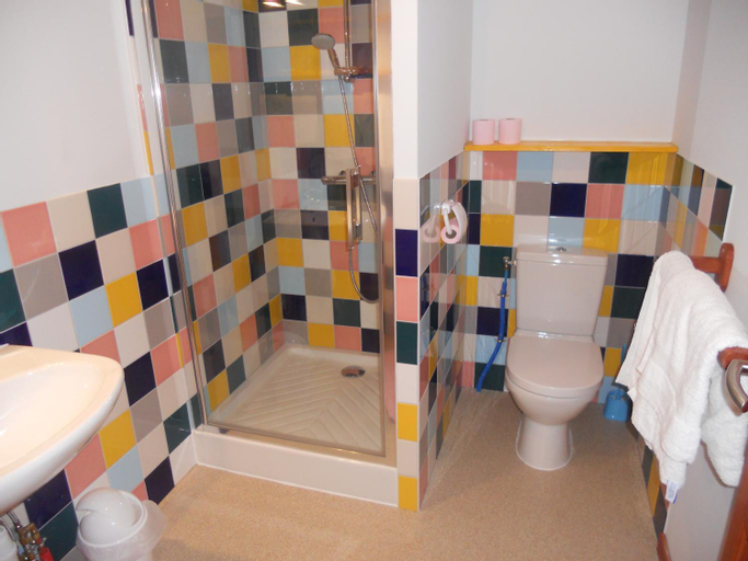 Bathroom 4