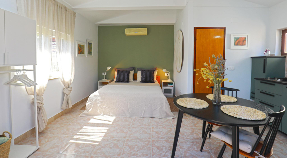 Bedroom 2, Small stone house in a quiet place island Solta, Šolta