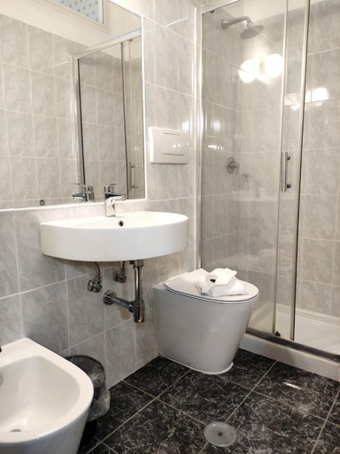 Bathroom 5, Hotel Milazzo Roma, Roma