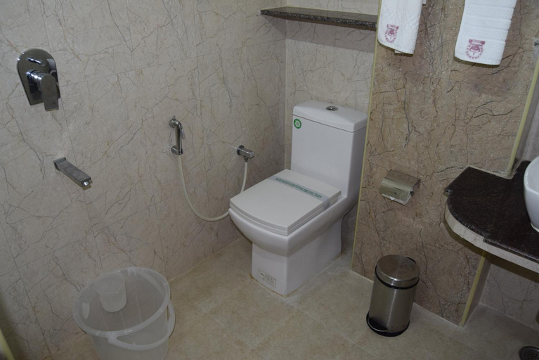 Bedroom 3, Thiviyam Airport Hotel, Kancheepuram