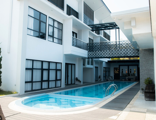 The Emirio Hotel & Cottage, Kuningan
